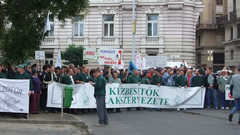Elégedetlen postások vonulnak az utcára március 4-én, szombaton