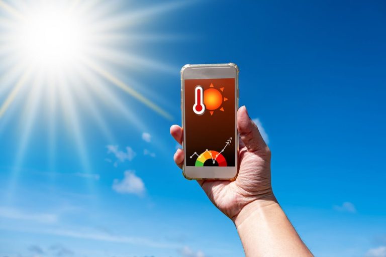 Read more about the article Két postás halála után: mit kell tenni a hőségben dolgozók védelméért?